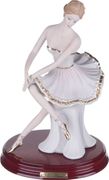 Статуэтка балерина 21*16 см. высота=33 см.