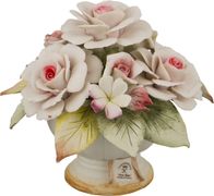 Декоративная корзина с цветами розы 15*15*13 см.