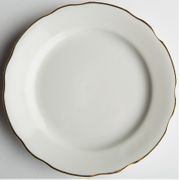 Тарелка мелкая 240мм Вырезной край Отводка золотом ДУЛЕВСКИЙ ФАРФОР - 32542