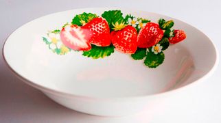Миска малая 175мм группа 8 "Клубника-новая" КУБАНЬФАРФОР - 159