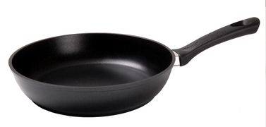 Сковорода KUKMARA "Традиция" 240*60мм антипригарное покрытие с утолщенным дном с ручкой - с241а