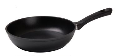 Сковорода KUKMARA "Традиция" 260*60мм с утолщенным дном с ручкой - с262а